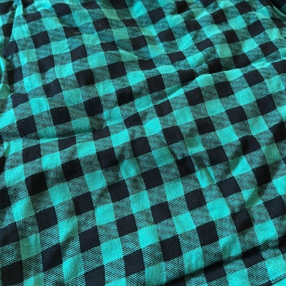 NWT Torrid 3X High Waist Elastic Plastic Green and Black Shorts Ruffled Bottom - Picture 4 of 10